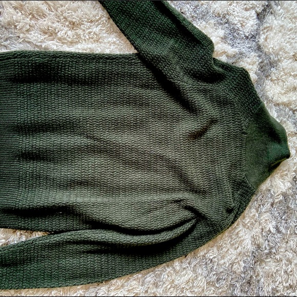 Army Green Sweater for Men (Good Condition) - Picture 2 of 2